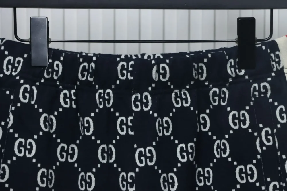 Klassische Jacquard-Shorts mit Allover-Print – Bild 4