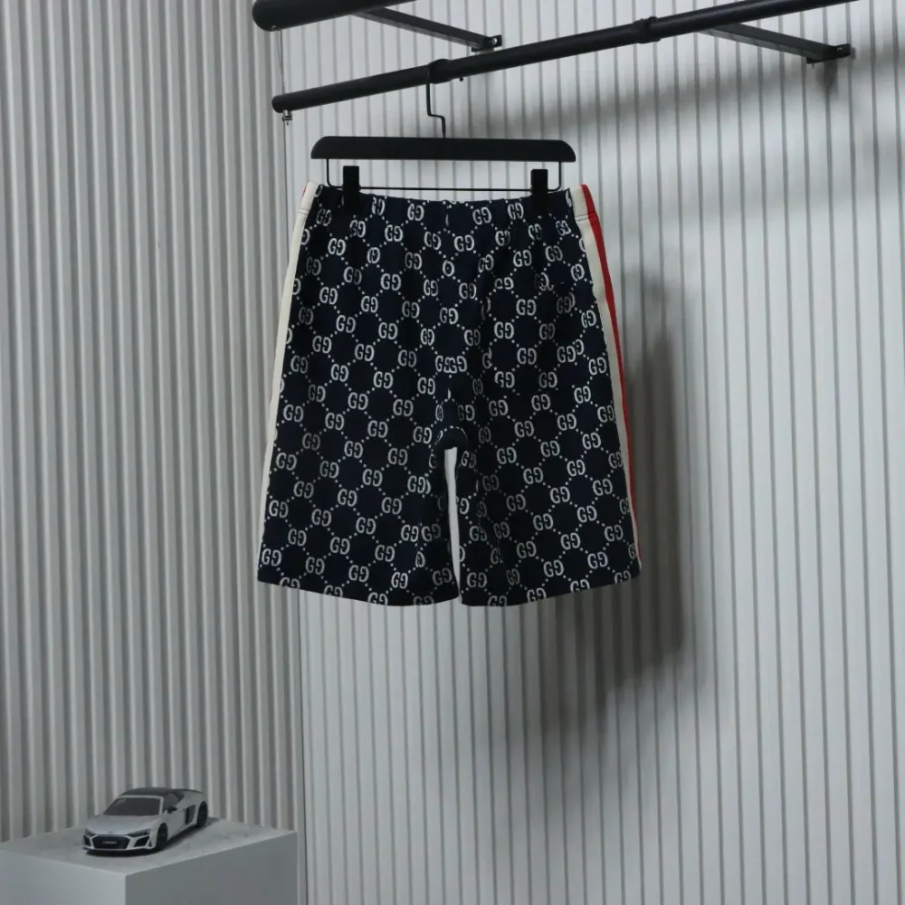 Klassische Jacquard-Shorts mit Allover-Print