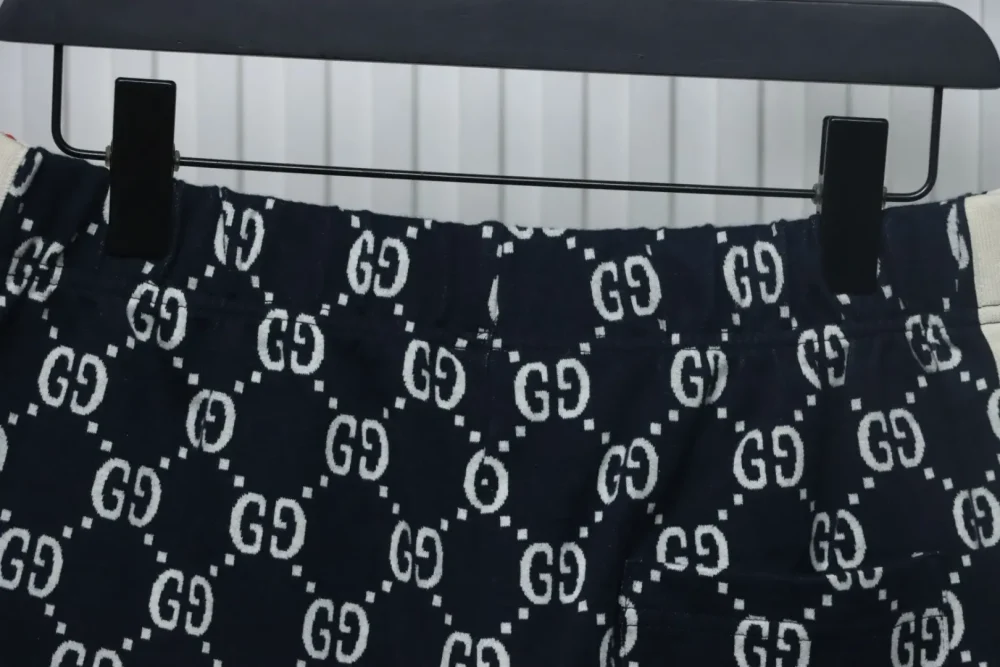 Klassische Jacquard-Shorts mit Allover-Print – Bild 8
