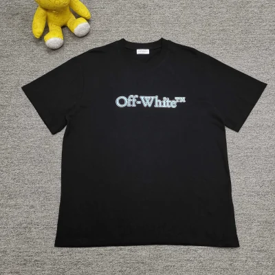 Off-White Big Bookish T-Shirt in SCHWARZ