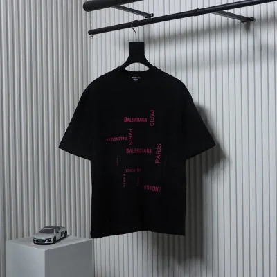 Rosa T-Shirt mit Buchstaben-Logo-Print