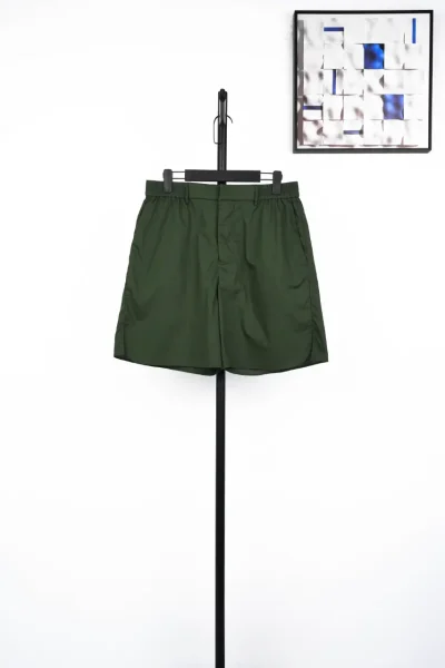 Shorts mit Stickerei auf der Rückseite Grün