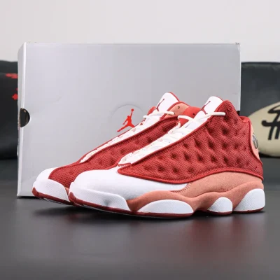 Air Jordan 13 „Dune Red“