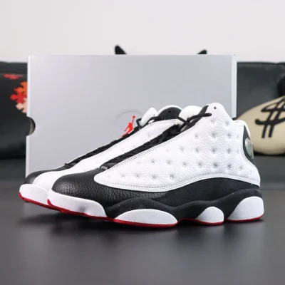 Air Jordan 13 „He Got Game Panda“ in Schwarz und Weiß