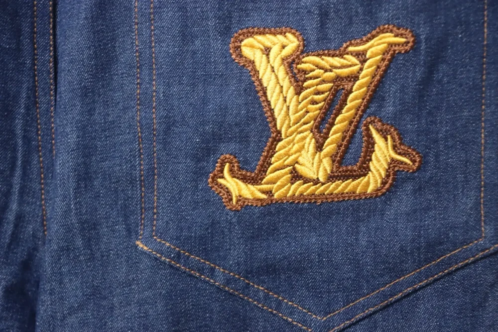 Anzug-Jeansshorts mit Hanfseil-Stickerei – Bild 10