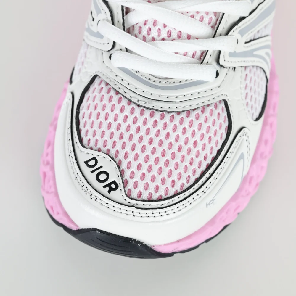 B35 NXXT Sneaker aus technischem Gewebe und Mesh in Rosa und Weiß – Bild 9