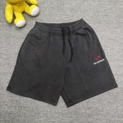 Balenciaga Co-Branding-Shorts aus der Puma-Serie mit Stickereien und verwaschenem Used-Look