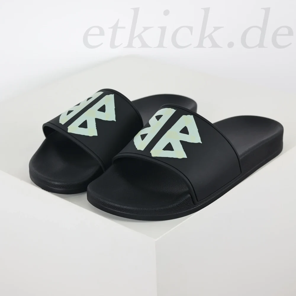 Balenciaga Flip-Flops & Slides Schwarz