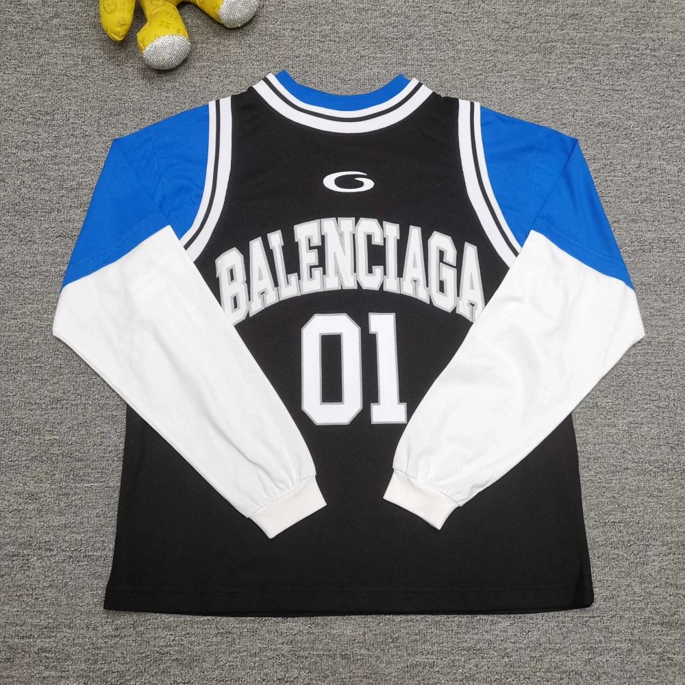 Balenciaga Mehrlagiges Basketballtrikot in Schwarz und Blau
