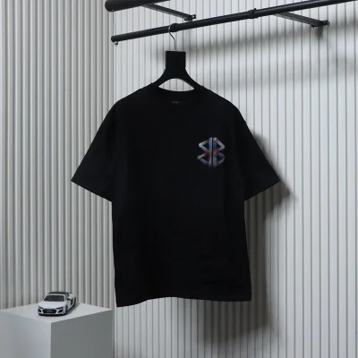 Balenciaga T-Shirt mit handbemaltem Logo