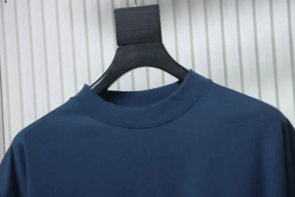 Balenciaga Weizenähren-Doppel-B-Stickerei, gewaschenes Kurzarmhemd – Bild 3