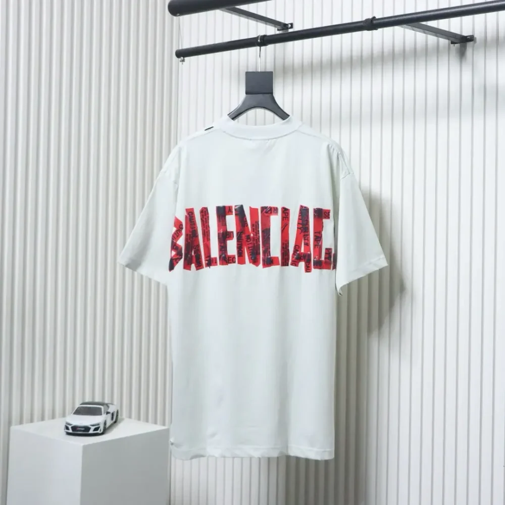 Balenciaga urzarm-Shirt mit rotem Banddruck12