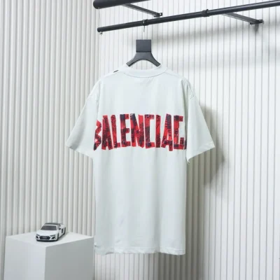Balenciaga urzarm-Shirt mit rotem Banddruck12
