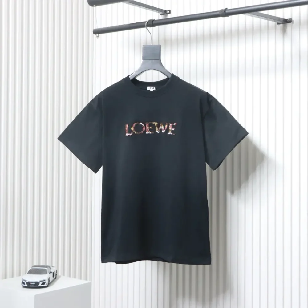 Bunt besticktes Kurzarm-T-Shirt
