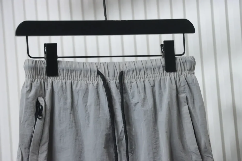 Cargo-Shorts aus Nylon mit metallischem Aufnäher XXL – Bild 15