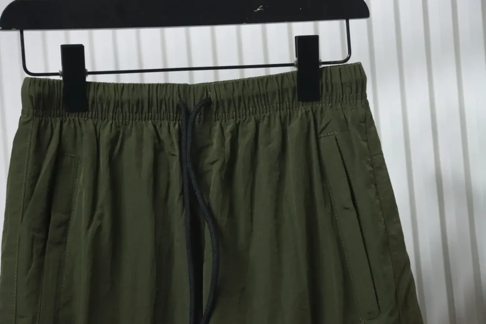 Cargo-Shorts aus Nylon mit metallischem Aufnäher XXL – Bild 28