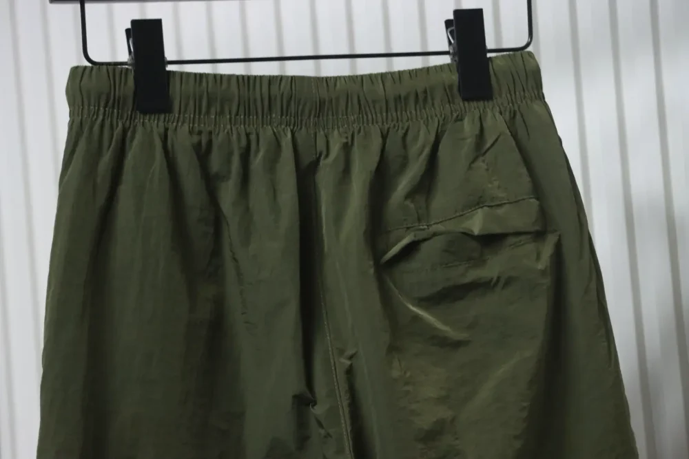 Cargo-Shorts aus Nylon mit metallischem Aufnäher XXL – Bild 31