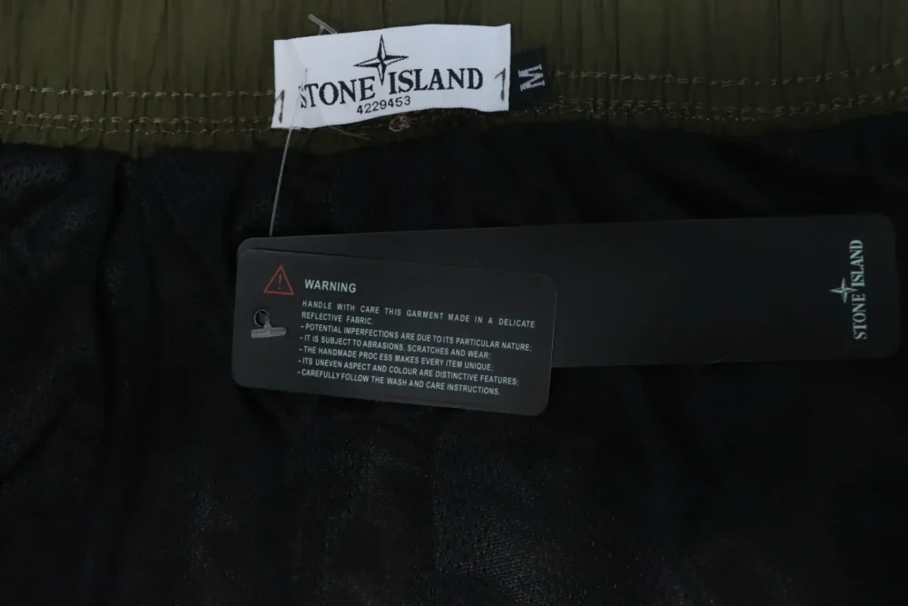 Cargo-Shorts aus Nylon mit metallischem Aufnäher XXL – Bild 32