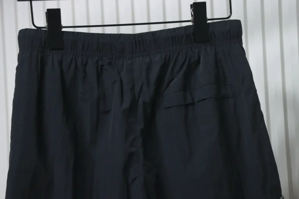 Cargo-Shorts aus Nylon mit metallischem Aufnäher XXL – Bild 9