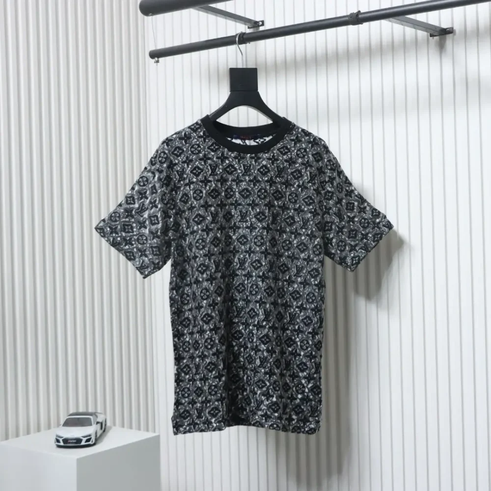 Doppellagiges Jacquard-Mesh-Kurzarmhemd mit Monogramm