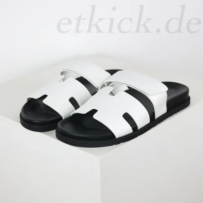 Flache Flip-Flops Sandalen Leder weiß und schwarz