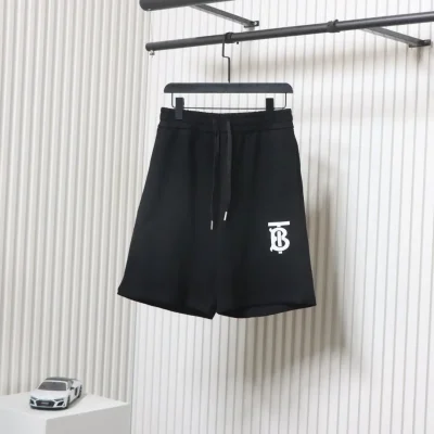 Klassische Shorts mit laminiertem TB-Print