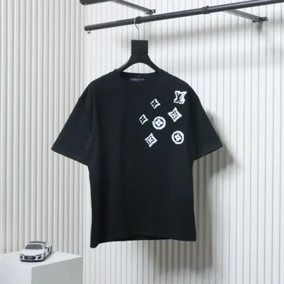 Kurzarm-T-Shirt mit altem Blumen-Graffiti