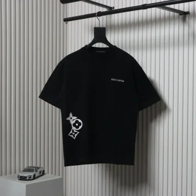 Kurzarm-T-Shirt mit drei Blumen an der Taille