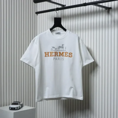 Kurzarm-T-Shirt mit großen Buchstaben