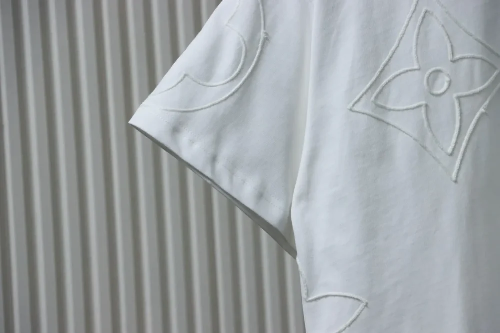 Langes Kurzarm-T-Shirt mit Blumenmuster – Bild 5