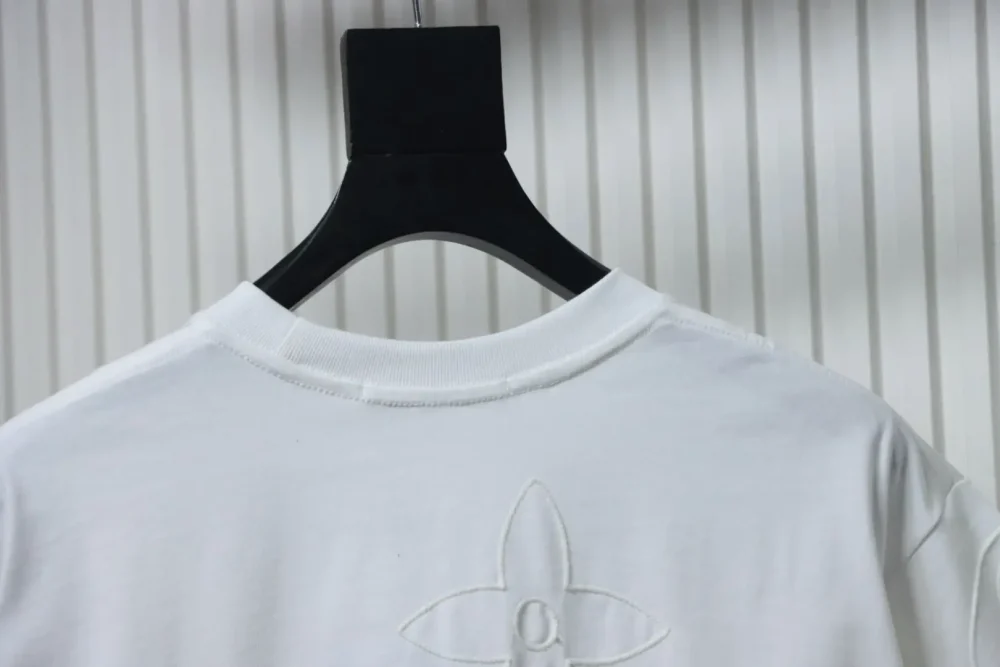 Langes Kurzarm-T-Shirt mit Blumenmuster – Bild 3