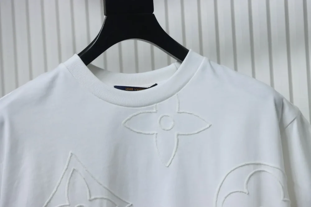 Langes Kurzarm-T-Shirt mit Blumenmuster – Bild 7