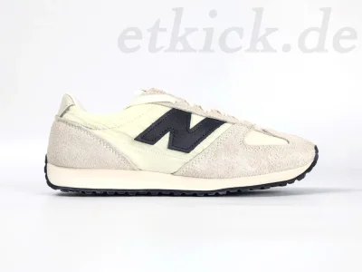 New Balance 471 Sneakers mit Einsätzen in Off-White und Beige