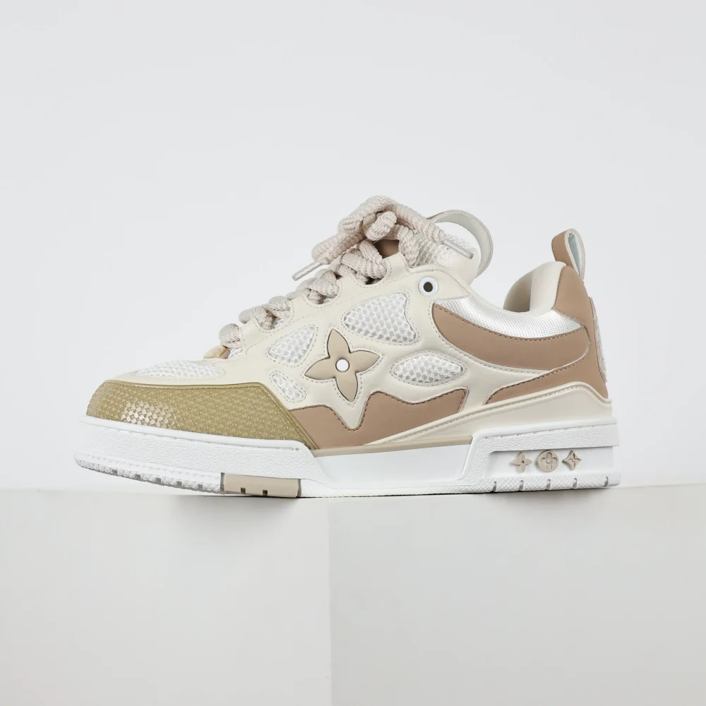 Skate Sneaker Monogramm Blumenmuster Braun und Weiß – Bild 3