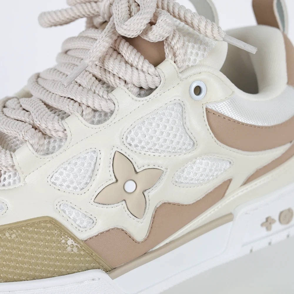 Skate Sneaker Monogramm Blumenmuster Braun und Weiß – Bild 7