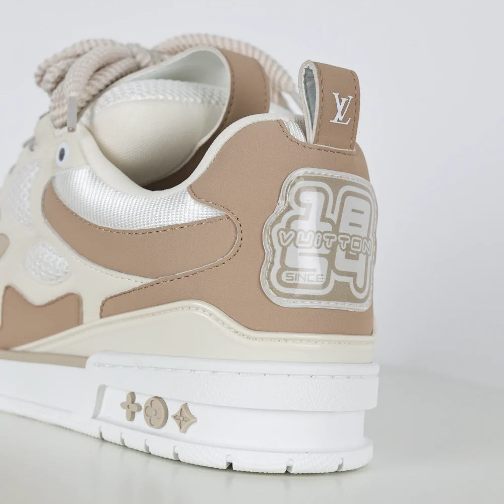 Skate Sneaker Monogramm Blumenmuster Braun und Weiß – Bild 9