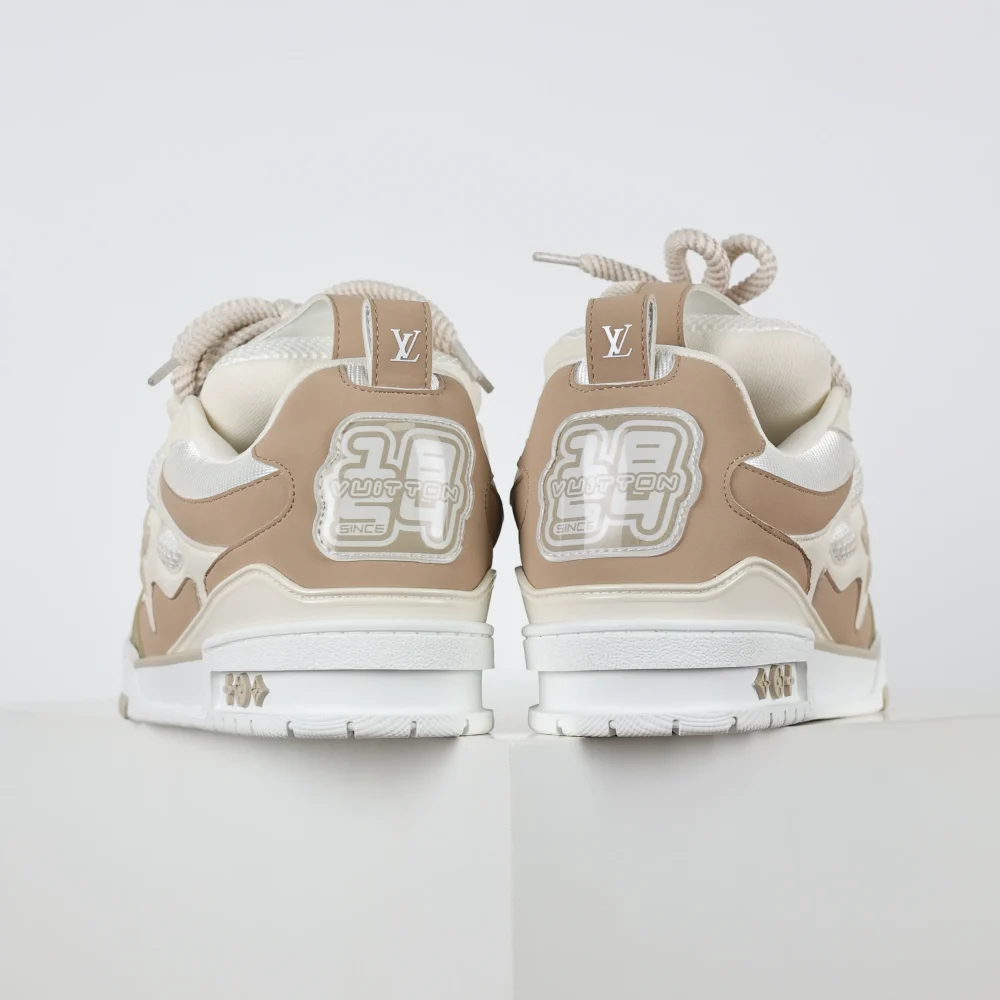 Skate Sneaker Monogramm Blumenmuster Braun und Weiß – Bild 4