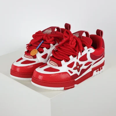 Skate Sneaker Monogramm Blumenmuster Rot und Weiß