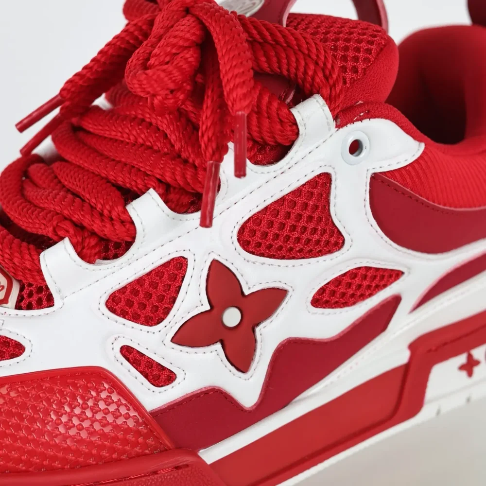 Skate Sneaker Monogramm Blumenmuster Rot und Weiß – Bild 8