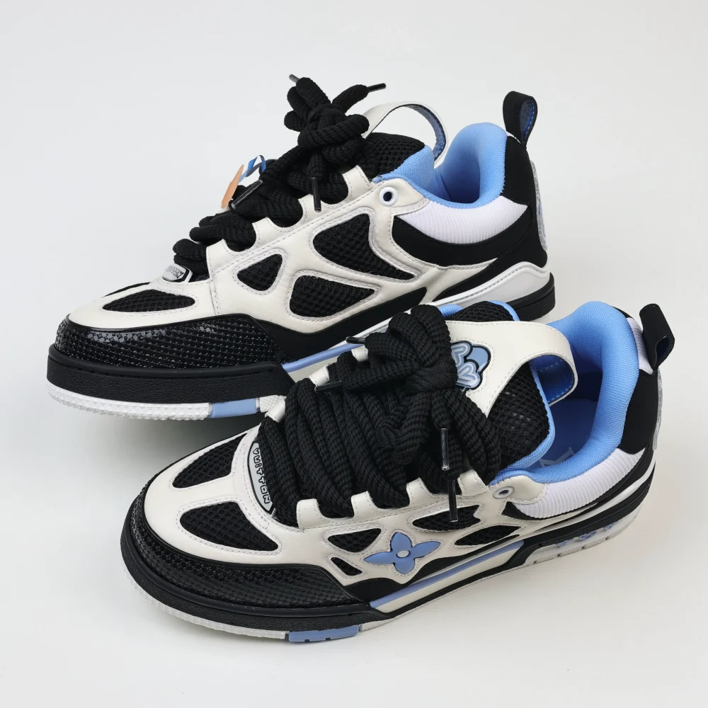 Skate Sneaker Monogramm Blumenmuster Schwarz Weiß Blau – Bild 7