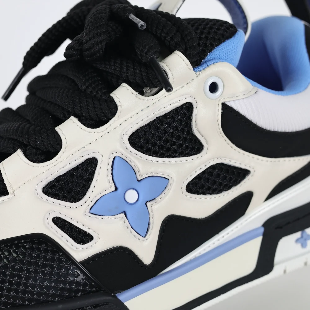 Skate Sneaker Monogramm Blumenmuster Schwarz Weiß Blau – Bild 10