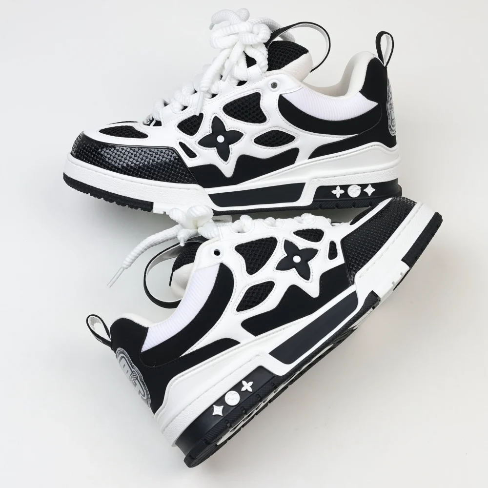 Skate Sneaker Monogramm Blumenmuster in Schwarz Weiß Beste Qualität – Bild 7