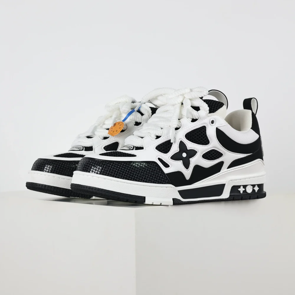 Skate Sneaker Monogramm Blumenmuster in Schwarz Weiß Beste Qualität – Bild 2