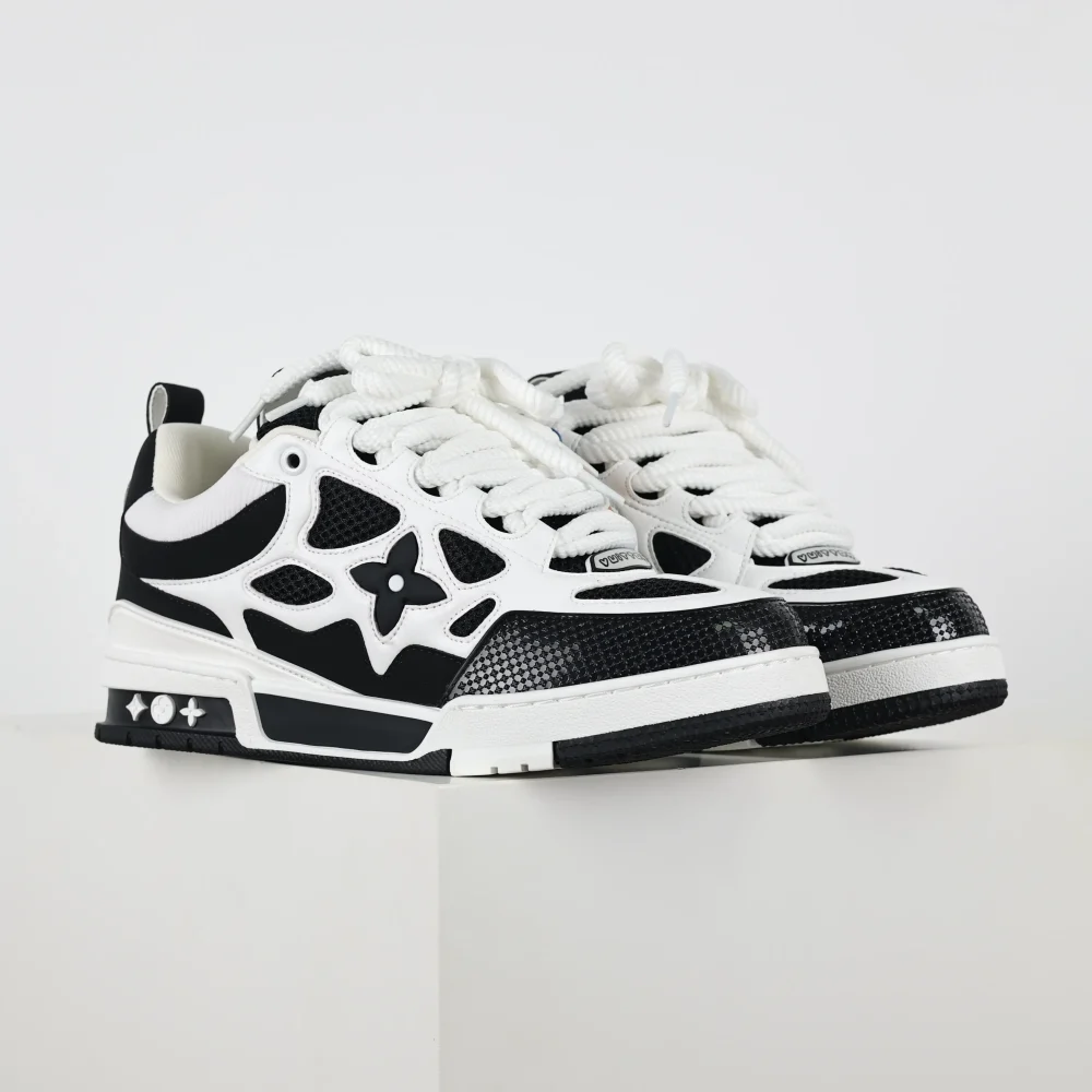 Skate Sneaker Monogramm Blumenmuster in Schwarz Weiß Beste Qualität – Bild 3