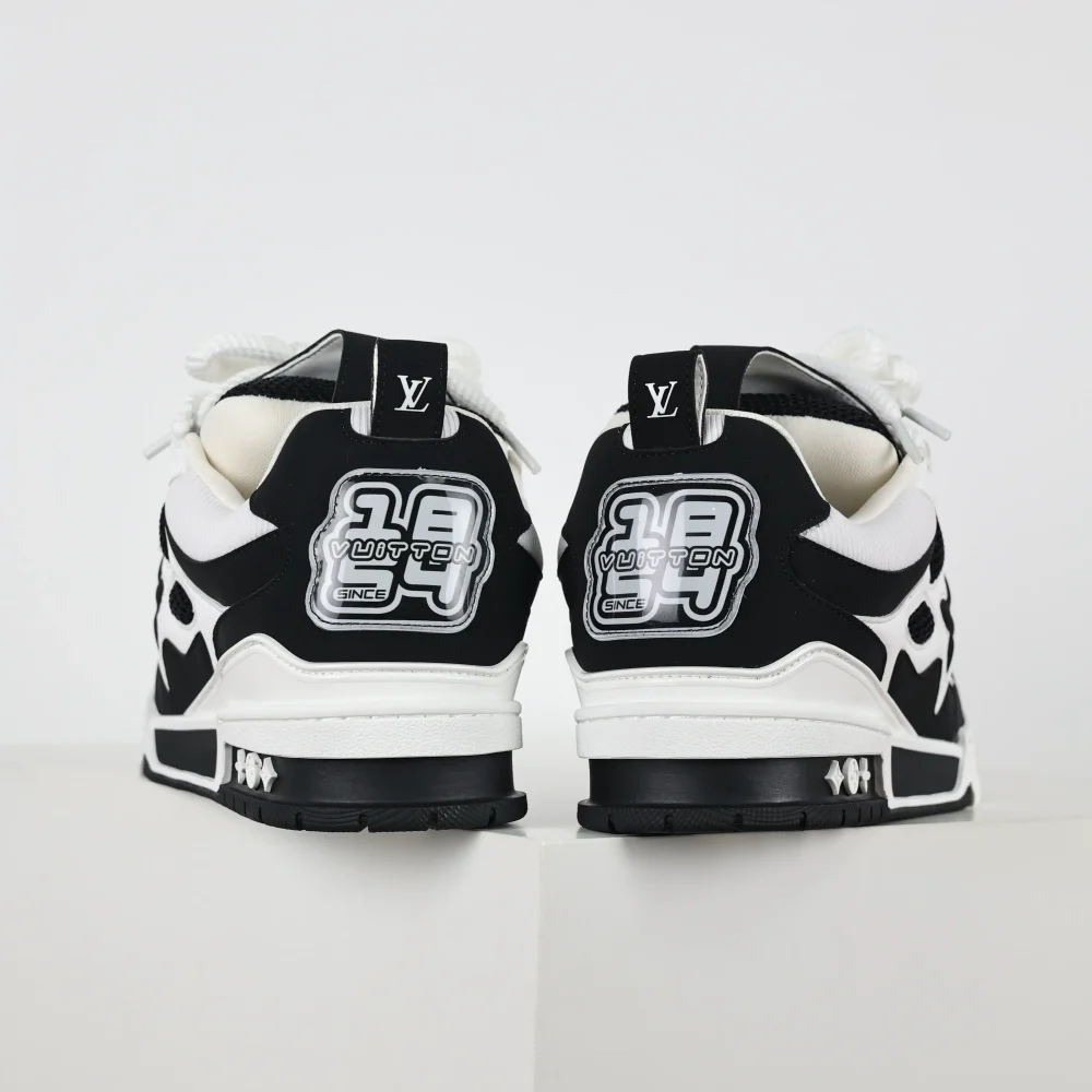 Skate Sneaker Monogramm Blumenmuster in Schwarz Weiß Beste Qualität – Bild 6