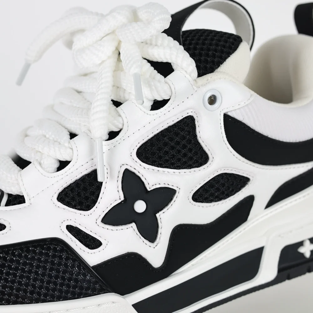 Skate Sneaker Monogramm Blumenmuster in Schwarz Weiß Beste Qualität – Bild 11