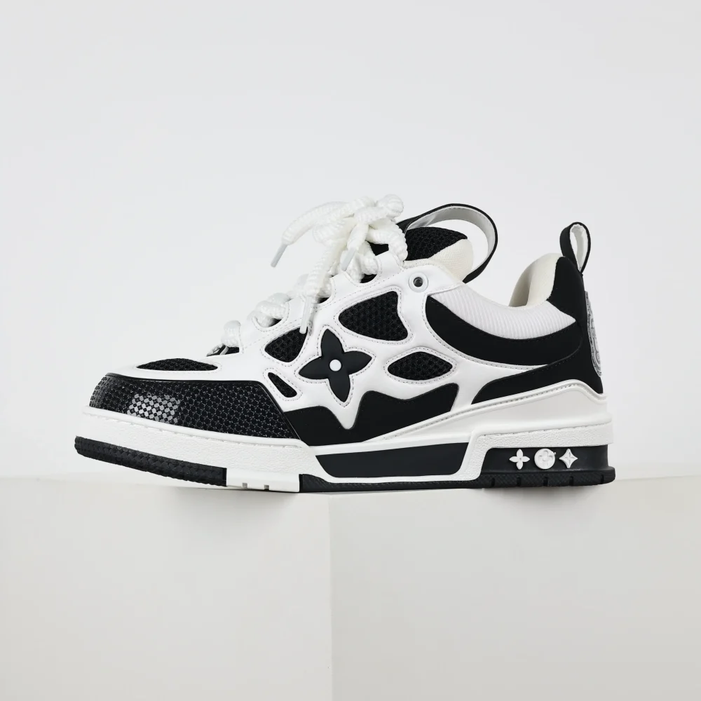 Skate Sneaker Monogramm Blumenmuster in Schwarz Weiß Beste Qualität – Bild 5