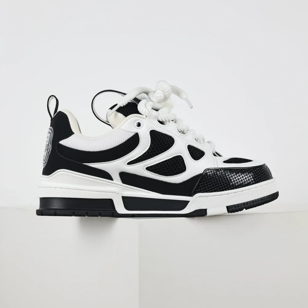 Skate Sneaker Monogramm Blumenmuster in Schwarz Weiß Beste Qualität – Bild 4