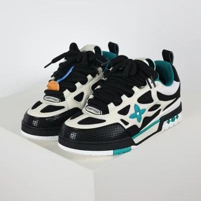Skate Sneaker Monogramm Blumenmuster in Schwarz Weiß und Grün