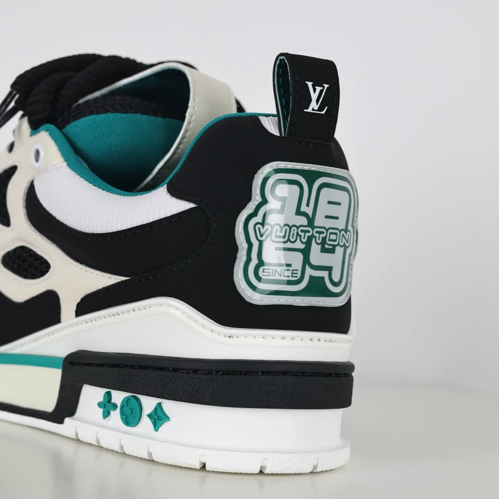 Skate Sneaker Monogramm Blumenmuster in Schwarz Weiß und Grün – Bild 11